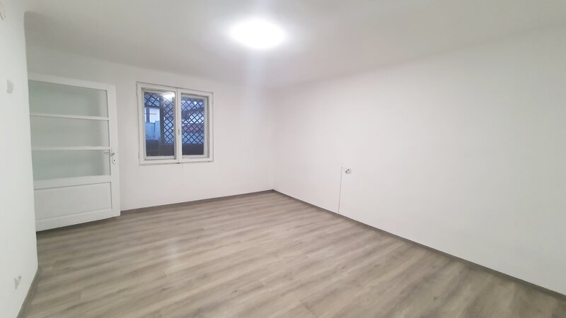 Sectorul 5, Str. Flautului, excelent conectata, zona linistita, casa.