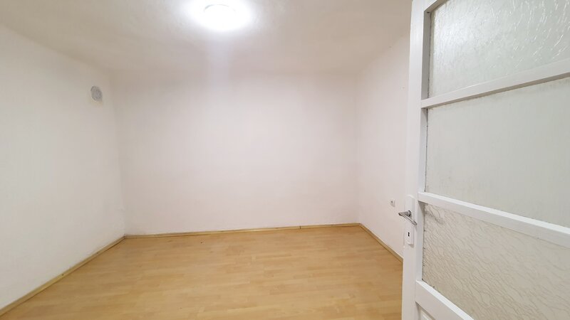 Sectorul 5, Str. Flautului, excelent conectata, zona linistita, casa.